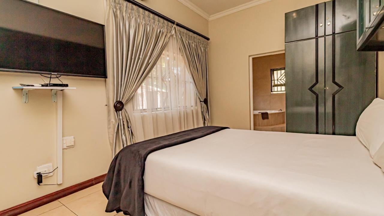 See You There Accommodation 1 Centurion Bagian luar foto