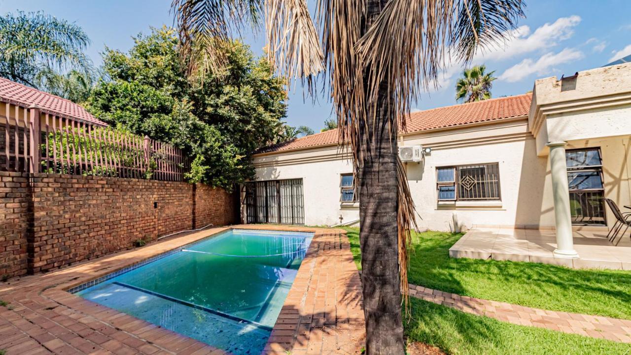 See You There Accommodation 1 Centurion Bagian luar foto