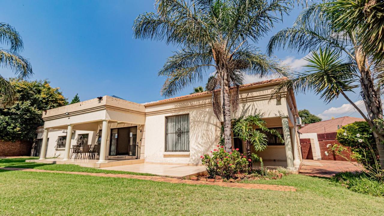 See You There Accommodation 1 Centurion Bagian luar foto