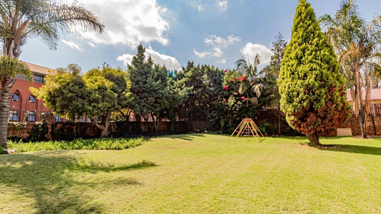 See You There Accommodation 1 Centurion Bagian luar foto