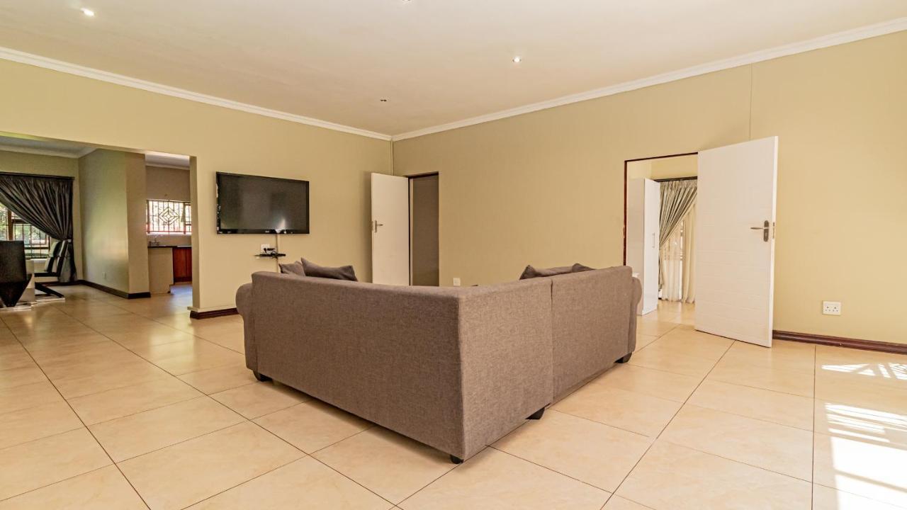 See You There Accommodation 1 Centurion Bagian luar foto